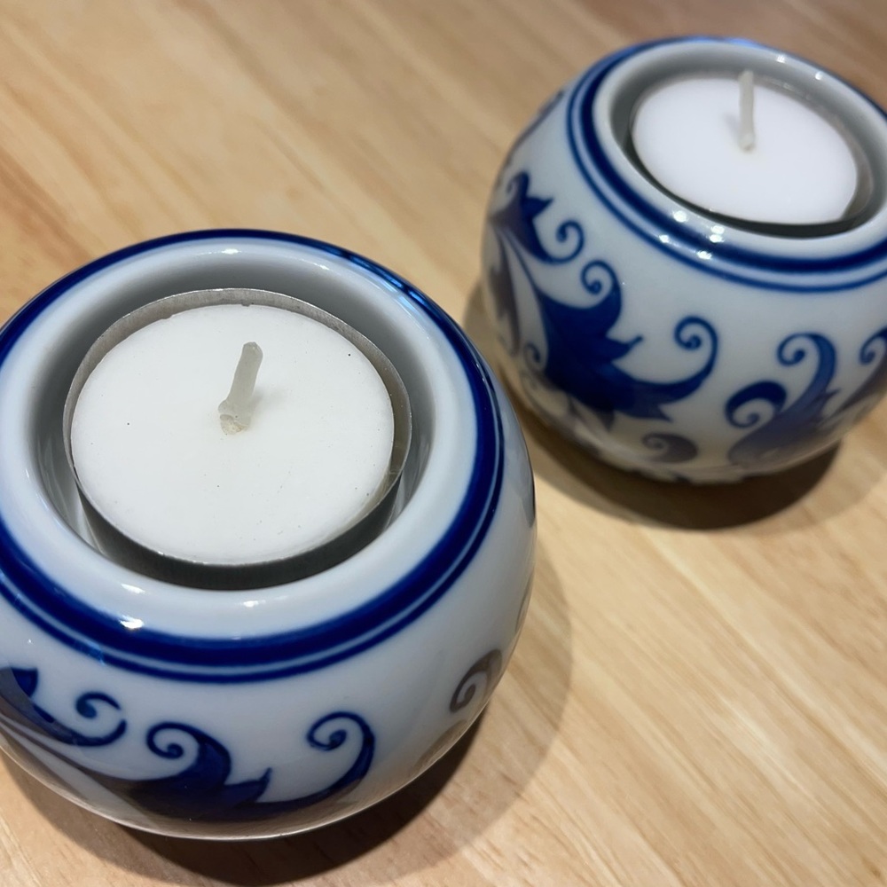 Blue and white ceramic tealight/votive candle holders - Picture 6 of 10